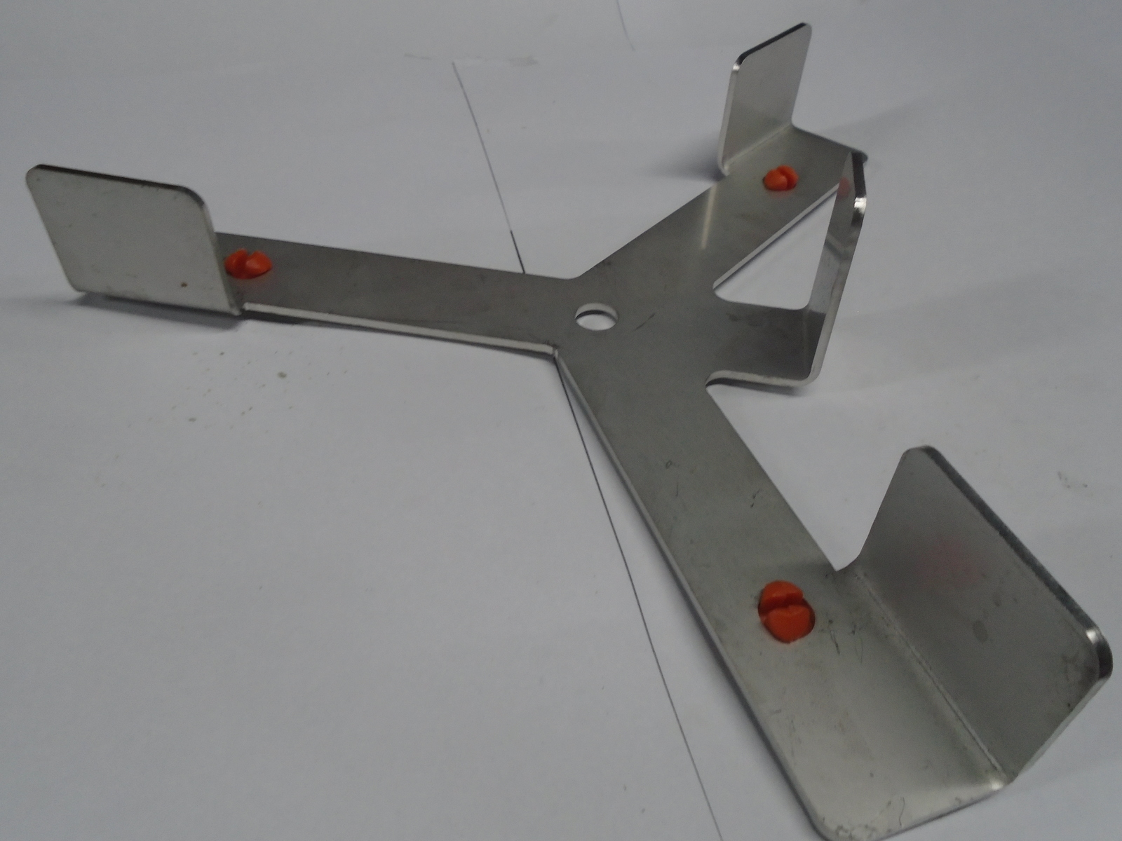 Spreader for feeding piglet